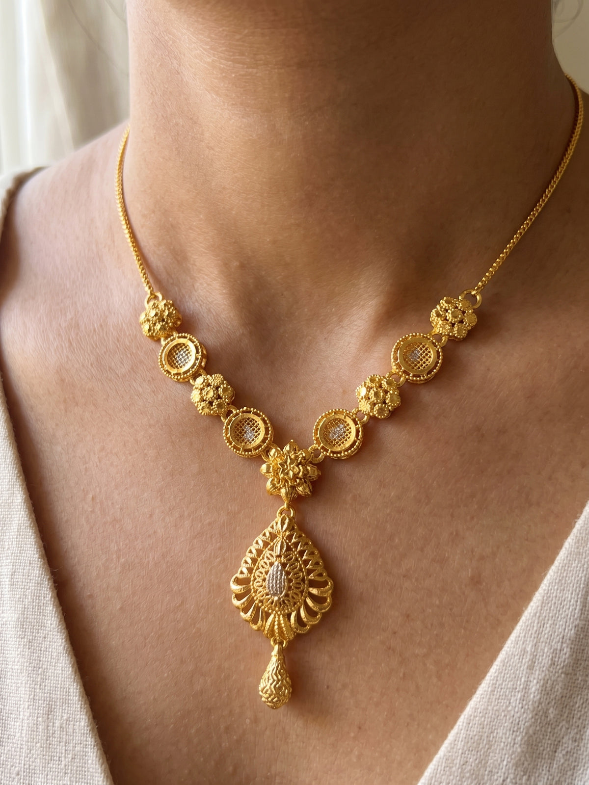 Gold Leaf Necklace